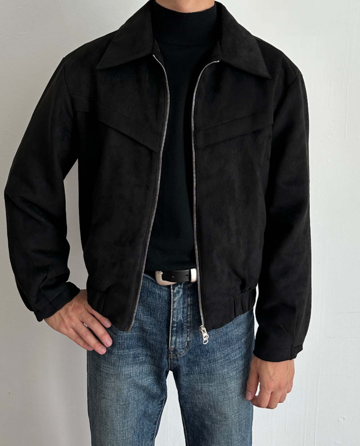 Women's Jacket Streamlined Zip Sharp Collar with Minimal Detailing
