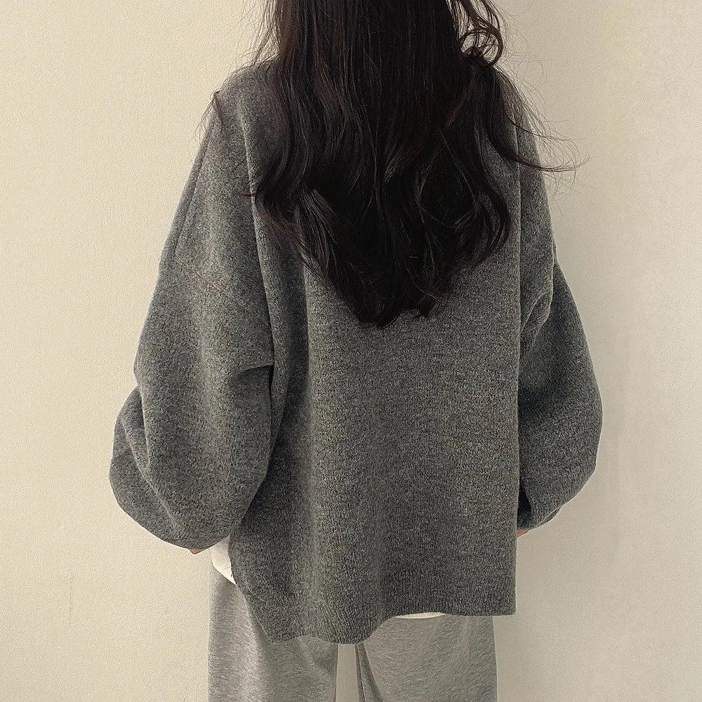 Cozy Women's Oversized Knit Sweater for Everyday Wear