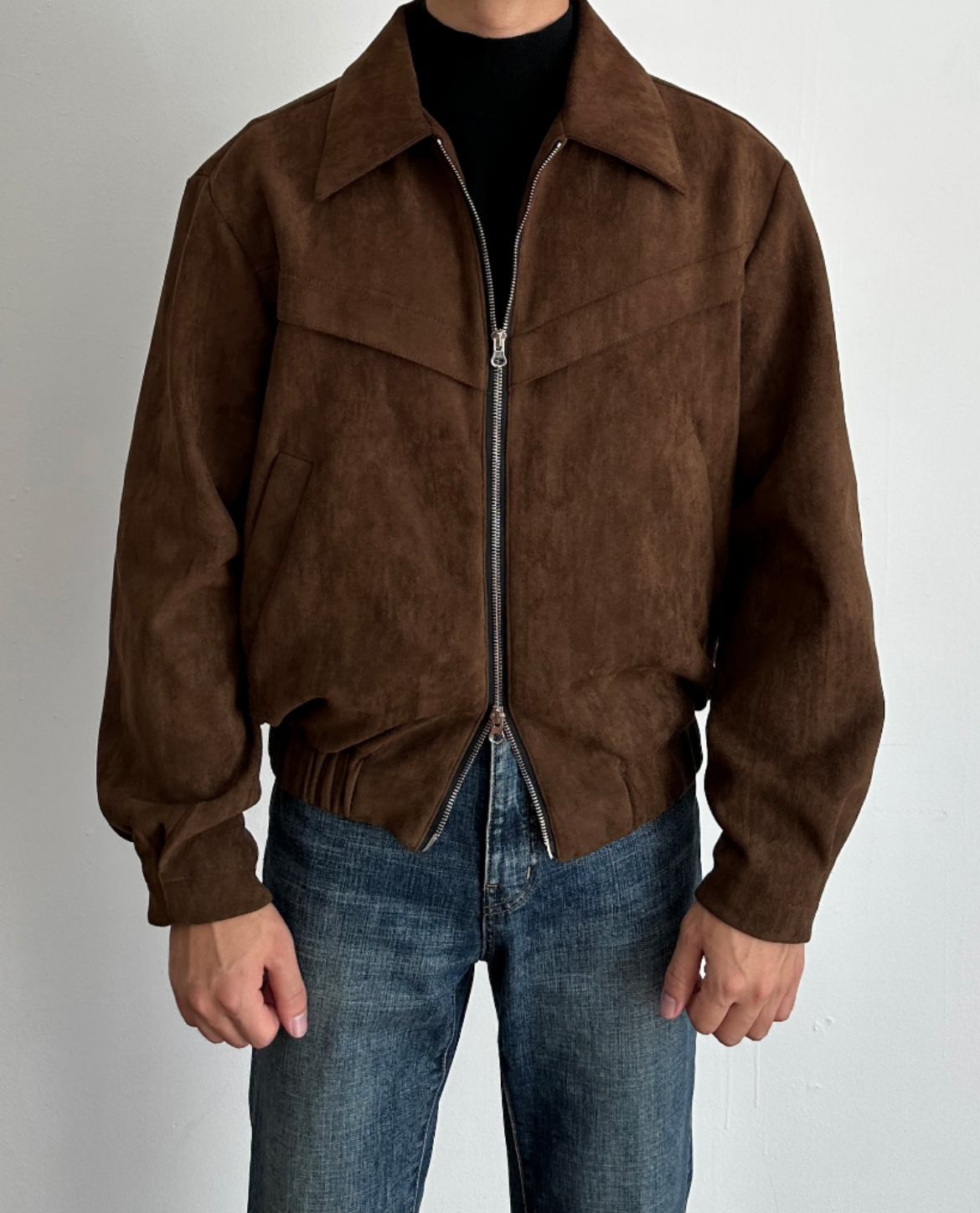 Women's Jacket Streamlined Zip Sharp Collar with Minimal Detailing