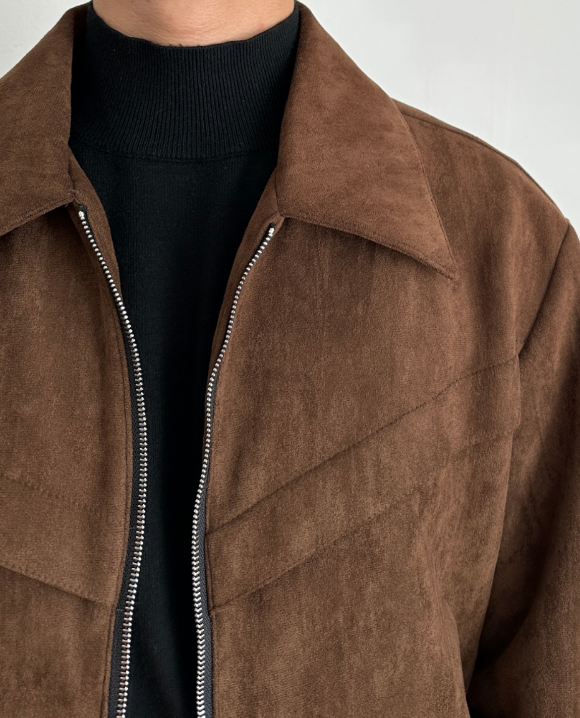 Women's Jacket Streamlined Zip Sharp Collar with Minimal Detailing