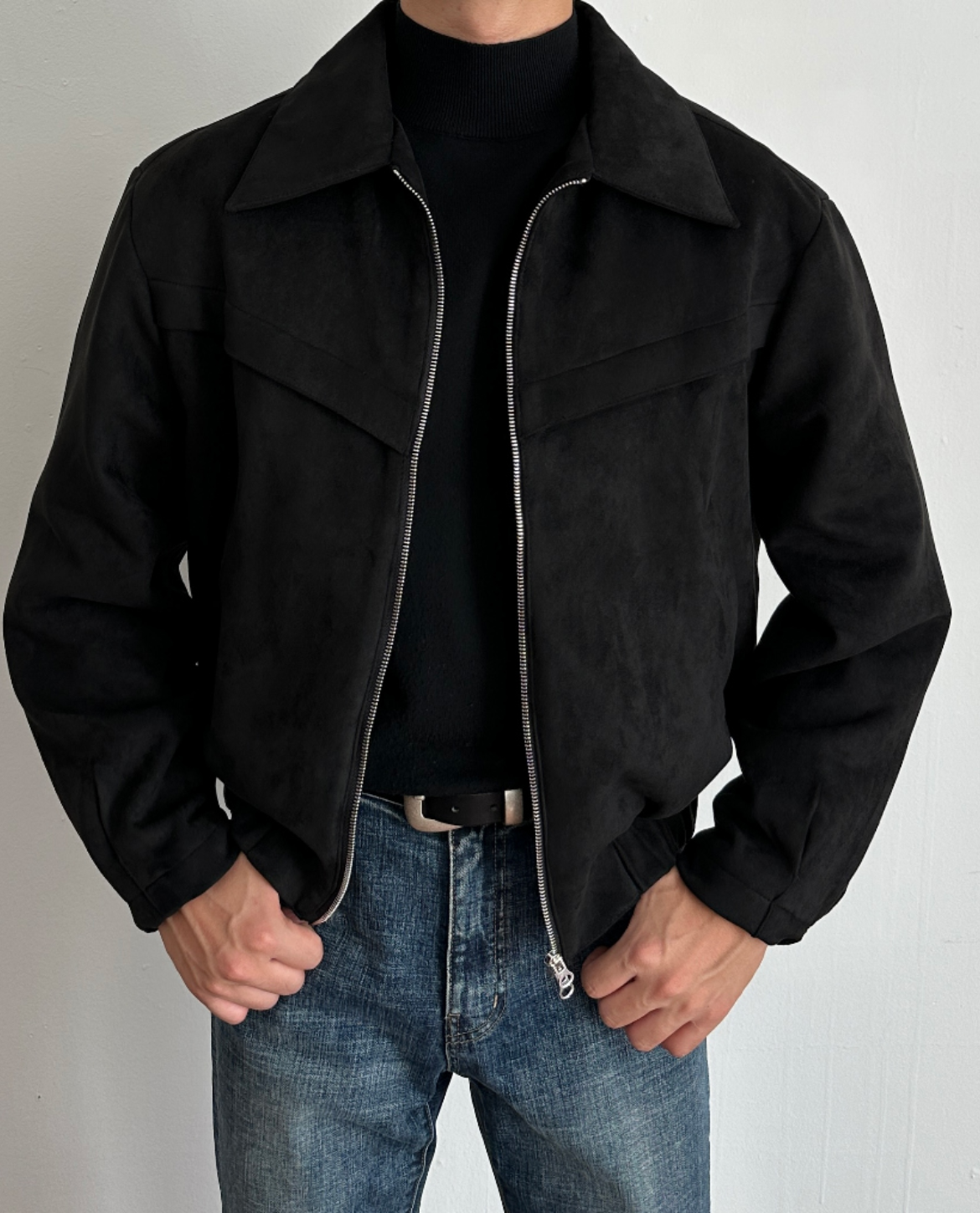 Women's Jacket Streamlined Zip Sharp Collar with Minimal Detailing