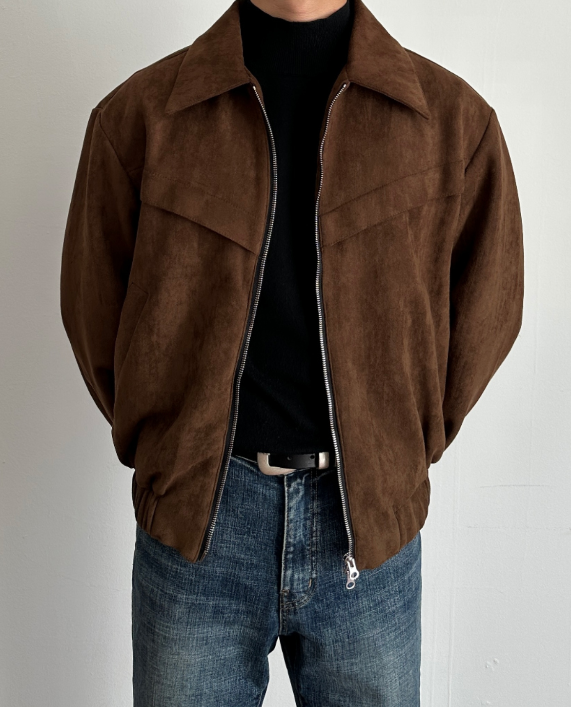 Women's Jacket Streamlined Zip Sharp Collar with Minimal Detailing